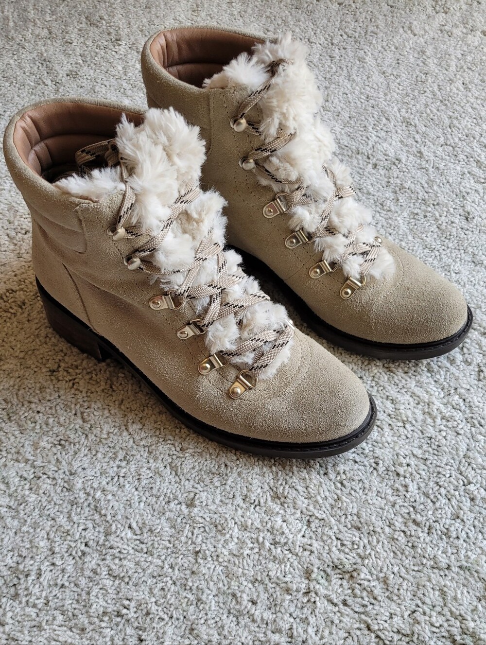 Sam Eldelmans look for Hiking Neutral Suede & Faux Fur Great Condition 7 1/2